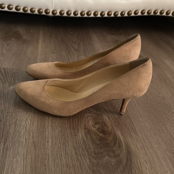 Jimmy Choo Women's Tan Pumps - Picture 2 of 5